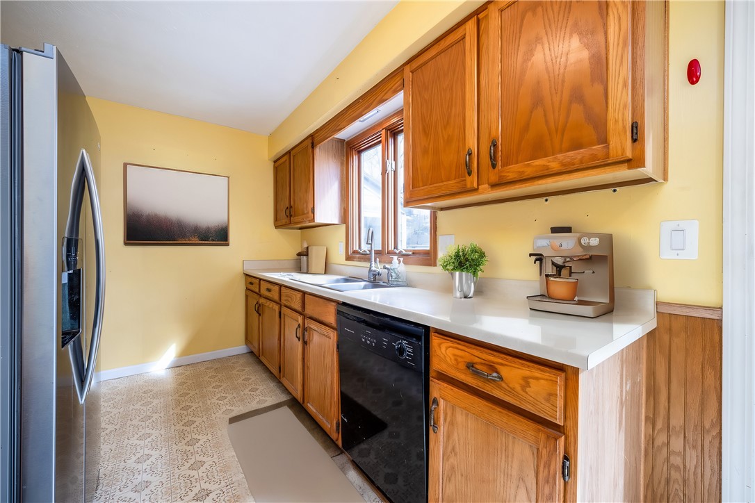 946 Bay Road Webster, NY 14580 - Photo 12 of 43 Virtually staged kitchen