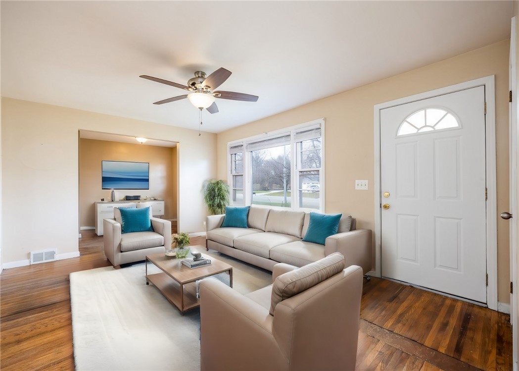 946 Bay Road Webster, NY 14580 - Photo 7 of 43 Virtually staged living room