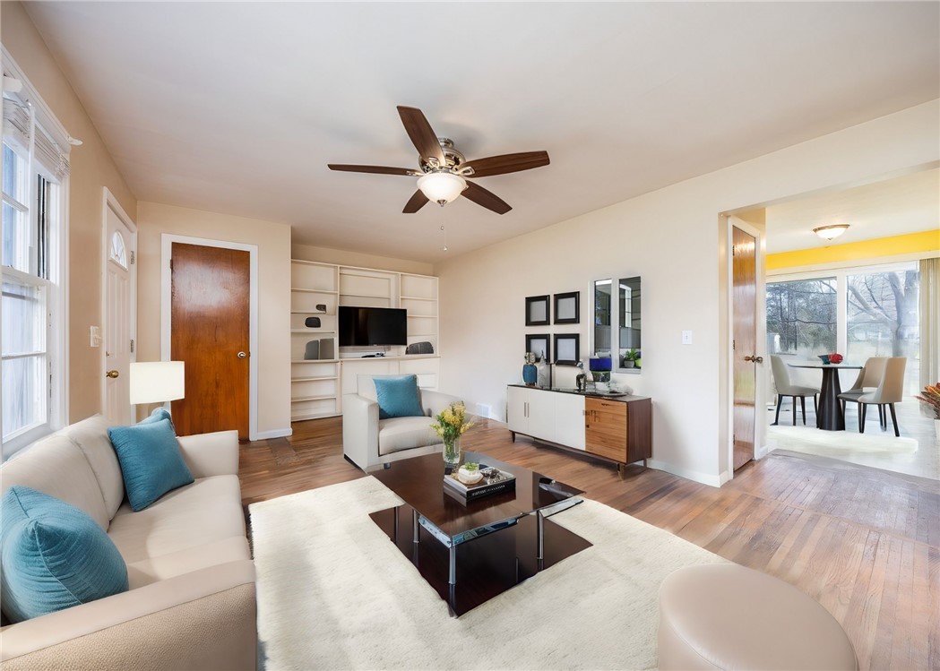 946 Bay Road Webster, NY 14580 - Photo 10 of 43 Virtually staged living room