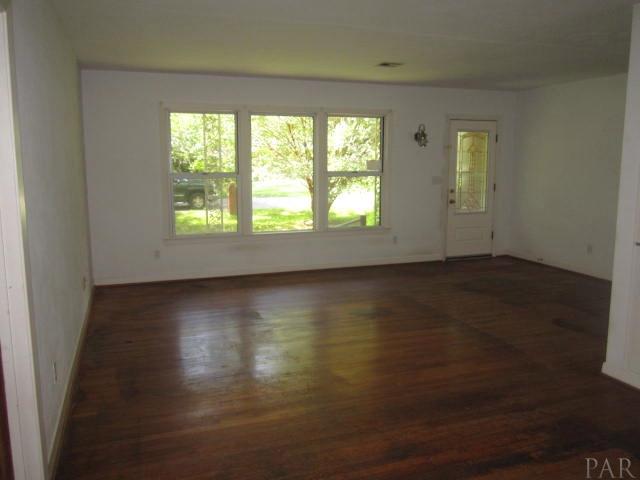 140 Camden Road Pensacola, FL 32534 - Photo 4 of 21 Gallery Image 4