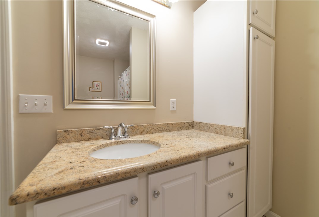 249 Little Pond County Road Cumberland, RI 02864 - Photo 16 of 37