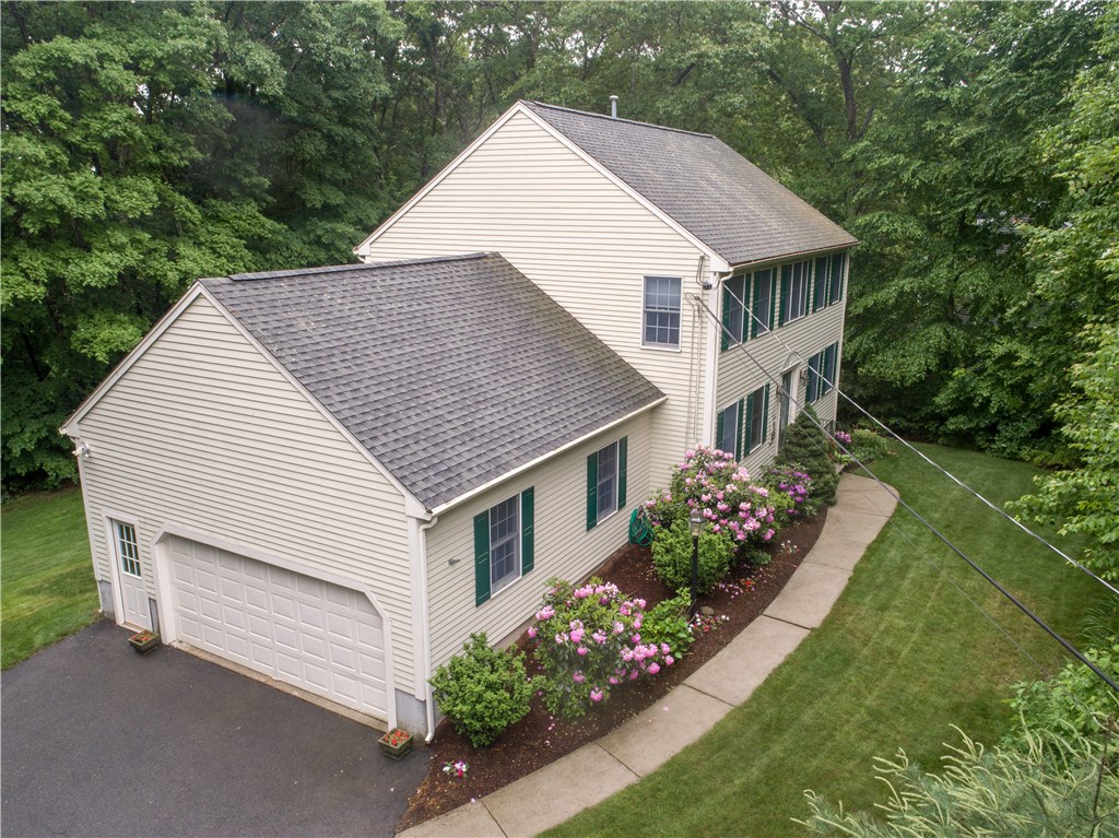 249 Little Pond County Road Cumberland, RI 02864 - Photo 3 of 37