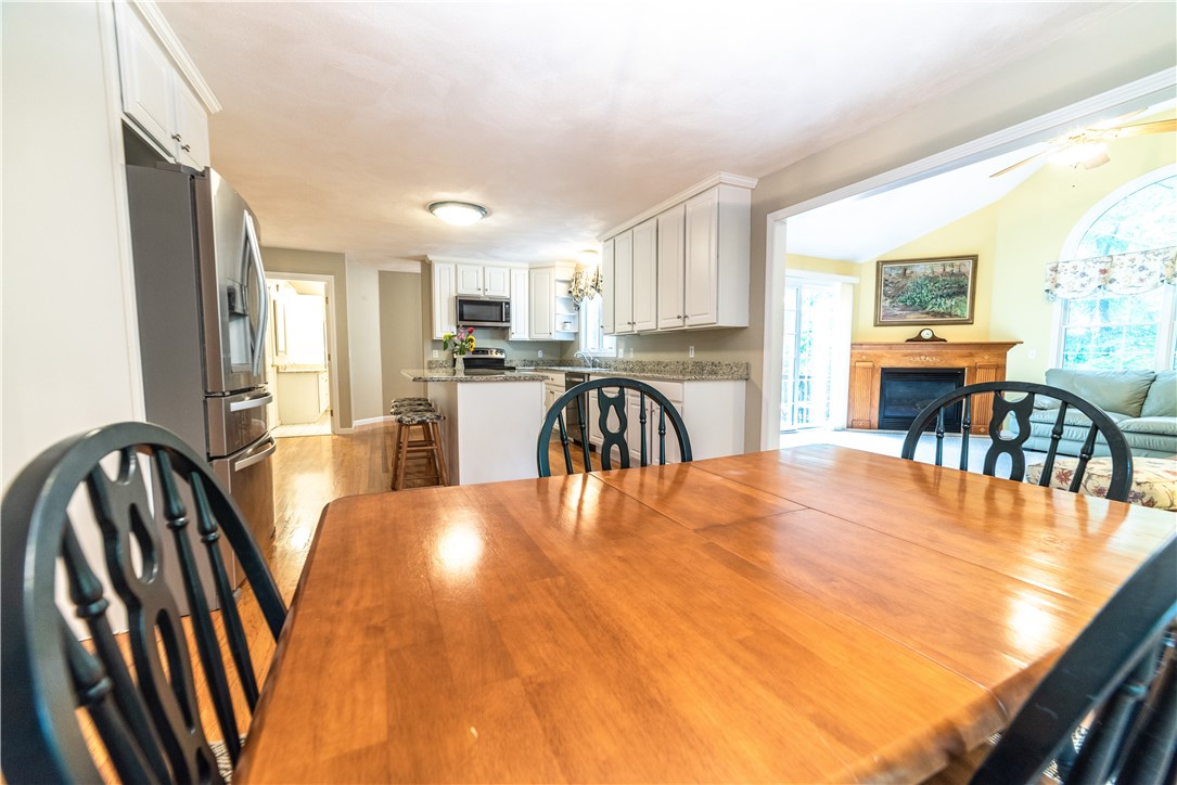 249 Little Pond County Road Cumberland, RI 02864 - Photo 7 of 37