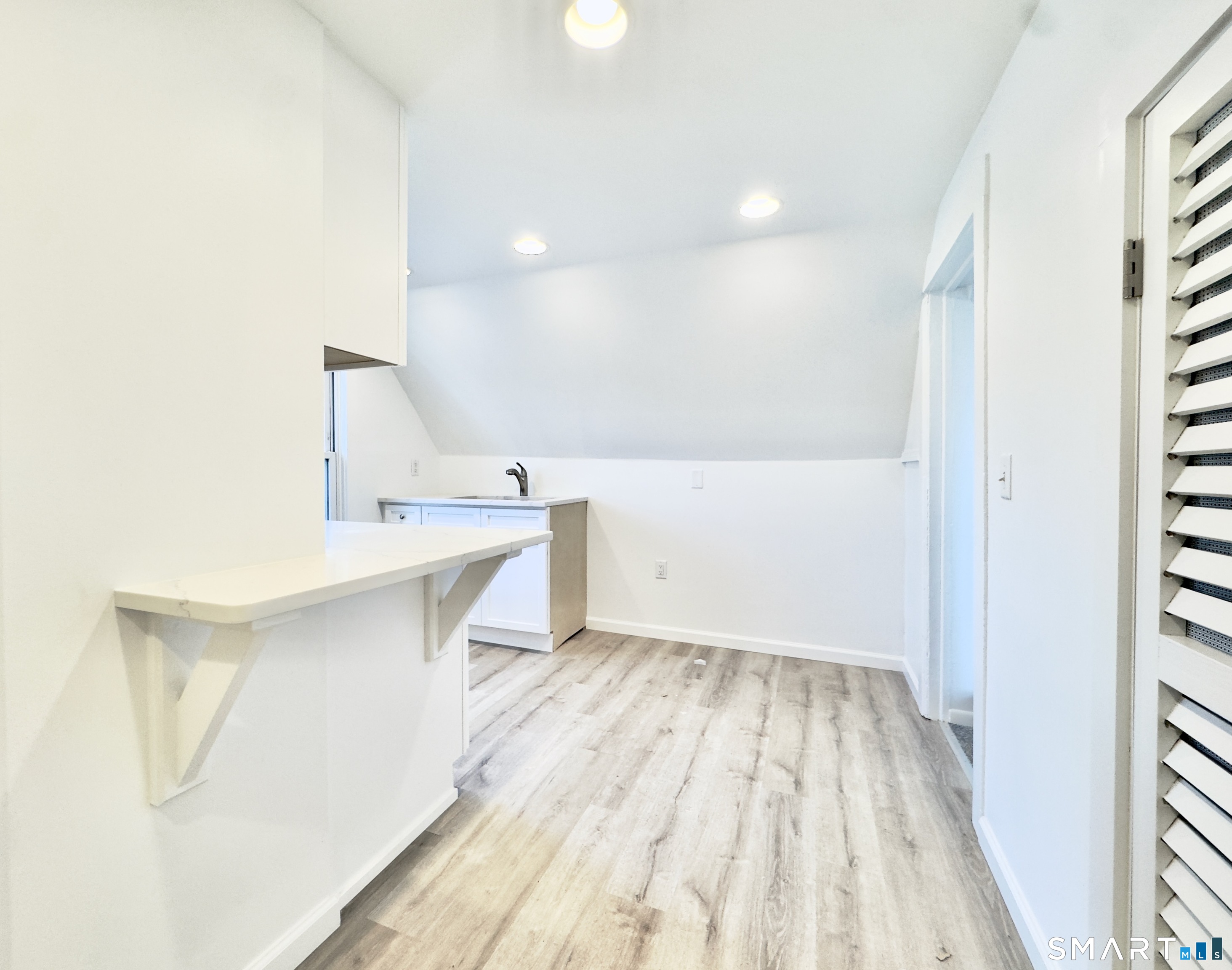 44 Highview Avenue, Unit 3 Stamford, CT 06907 - Photo 3 of 9