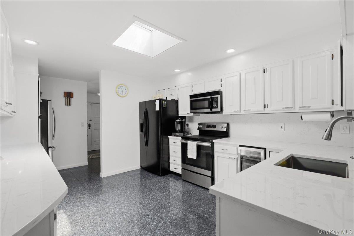 275 Broadfield Road New Rochelle, NY 10804 - Photo 16 of 32 Gallery Image 16