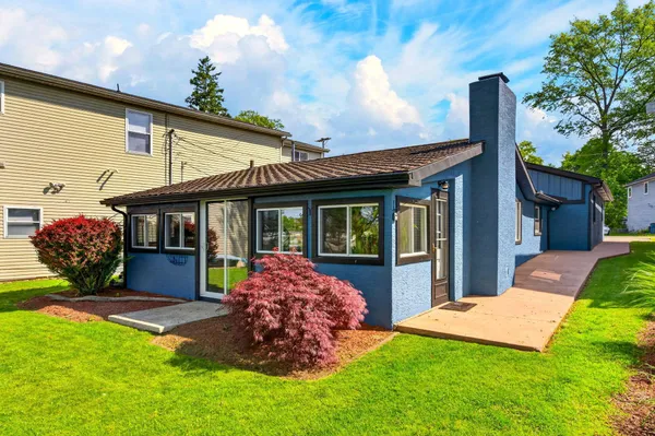 $649,900 | 2985 Greenlawn Avenue, Millersport, OH 43046