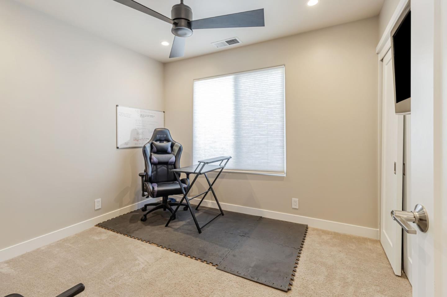 321 Vineyard Drive San Jose, CA 95119 - Photo 15 of 29 a workspace with a window