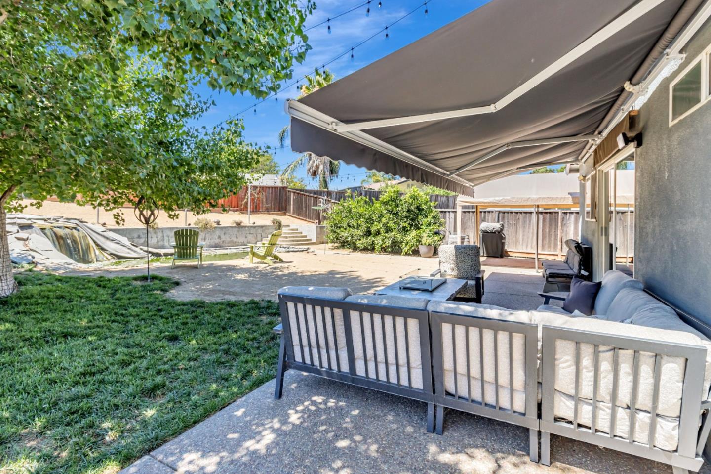 321 Vineyard Drive San Jose, CA 95119 - Photo 23 of 29 a view of a porch with garden
