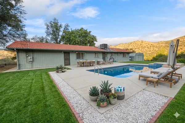 $425,000 | 38570 Rustic Lane, Squaw Valley, CA 93675