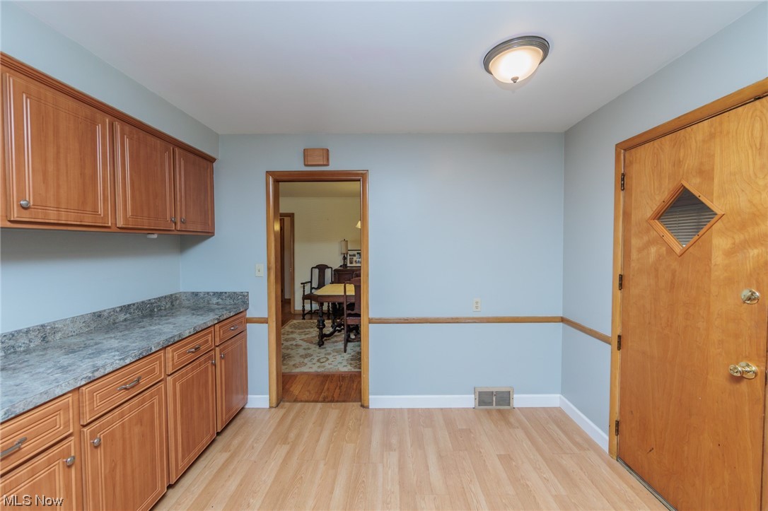 15425 Glynn Road Cleveland, OH 44112 - Photo 17 of 35 Gallery Image 17