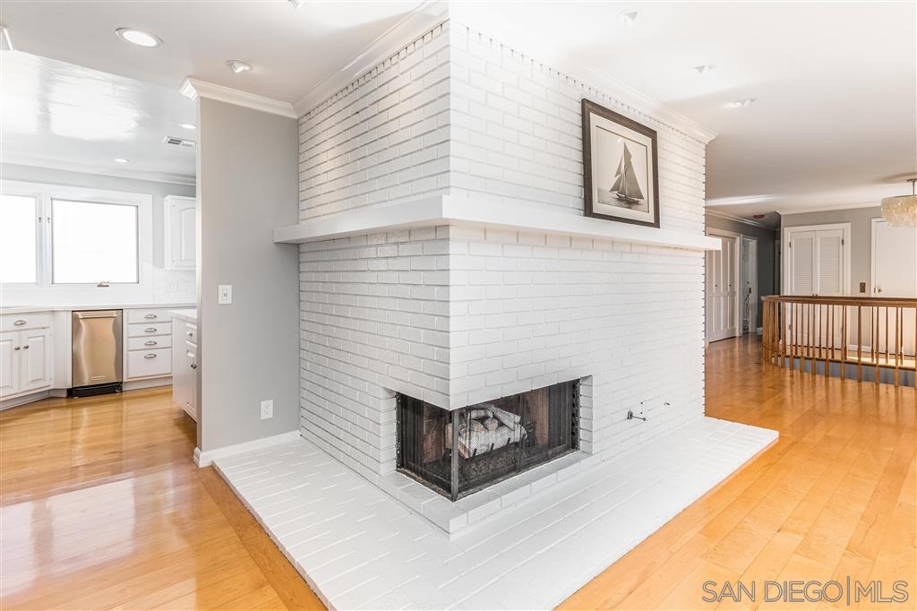 862 Prospect Street, Unit 1 La Jolla, CA 92037 - Photo 5 of 25 a living room with furniture and a table