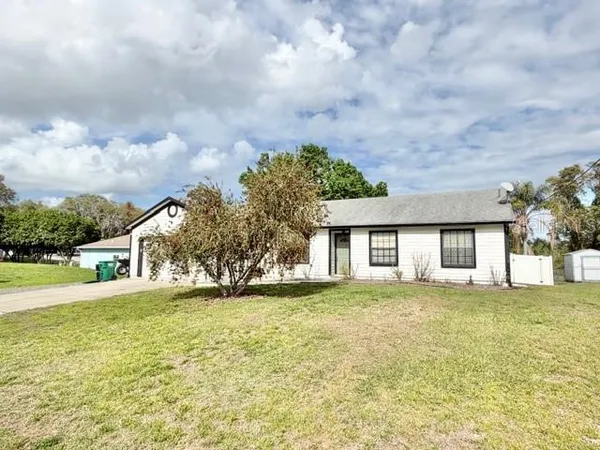 $2,750 | 219 Pebble Court, Deltona, FL 32725