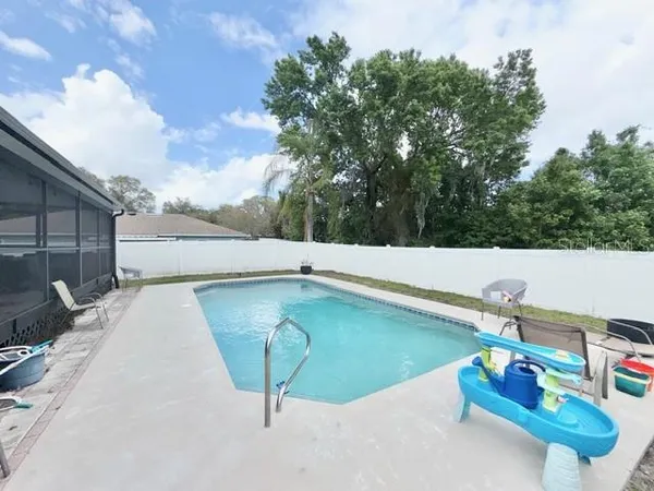 $2,750 | 219 Pebble Court, Deltona, FL 32725