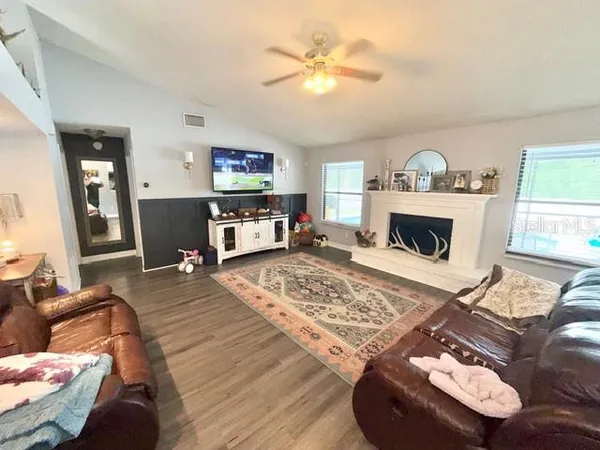 $2,750 | 219 Pebble Court, Deltona, FL 32725