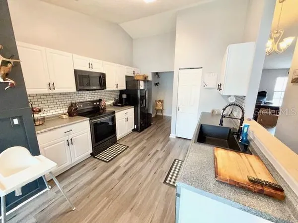 $2,750 | 219 Pebble Court, Deltona, FL 32725