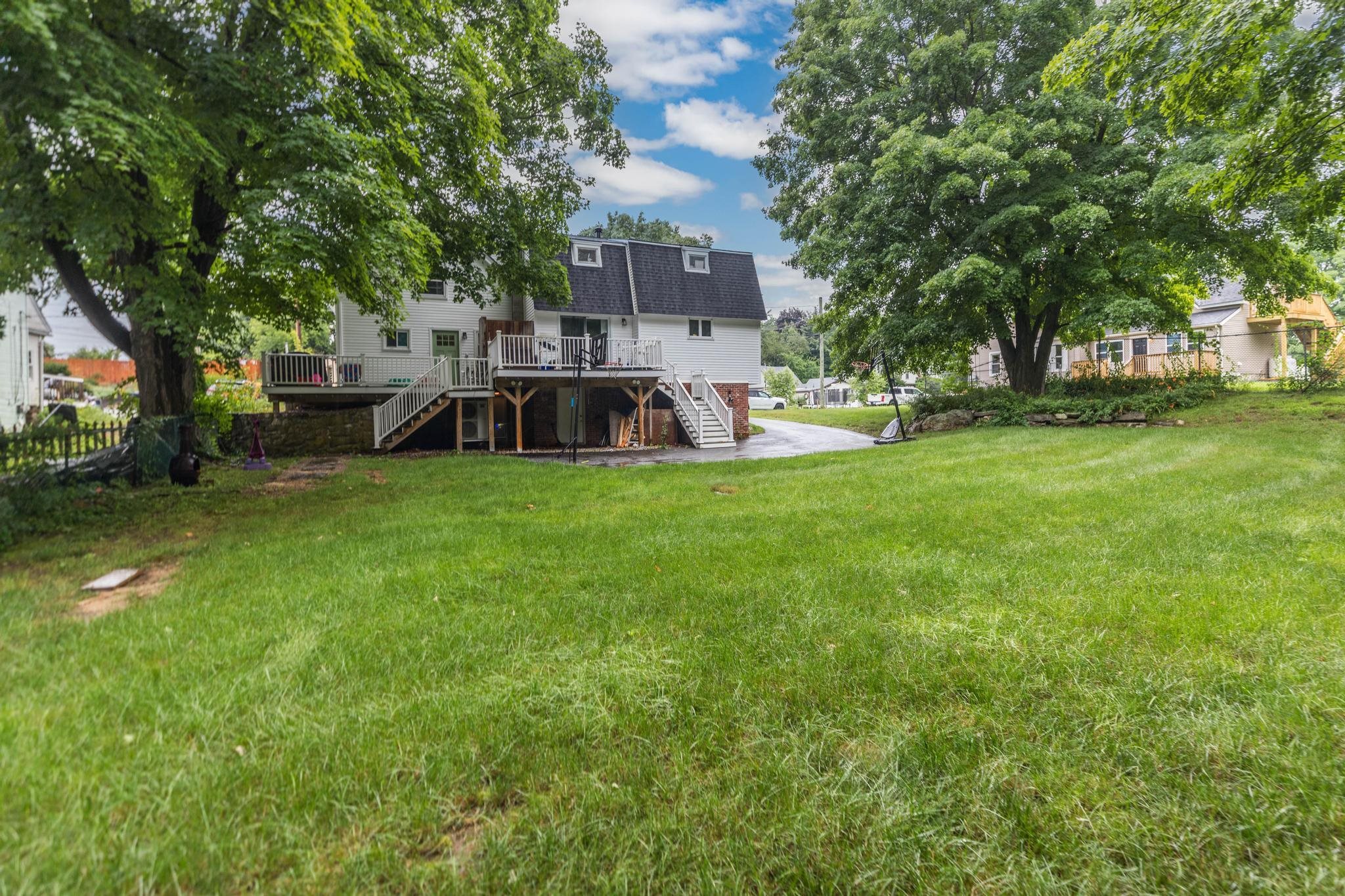 18 Brook Street Derry, NH 03038 - Photo 3 of 42