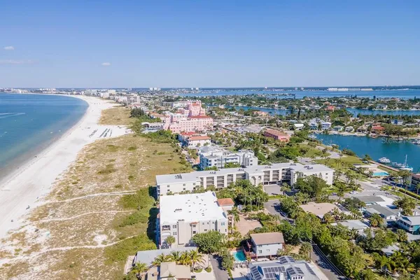 $7,000 | 3200 Gulf Boulevard, Unit 103, St. Petersburg, FL 33706