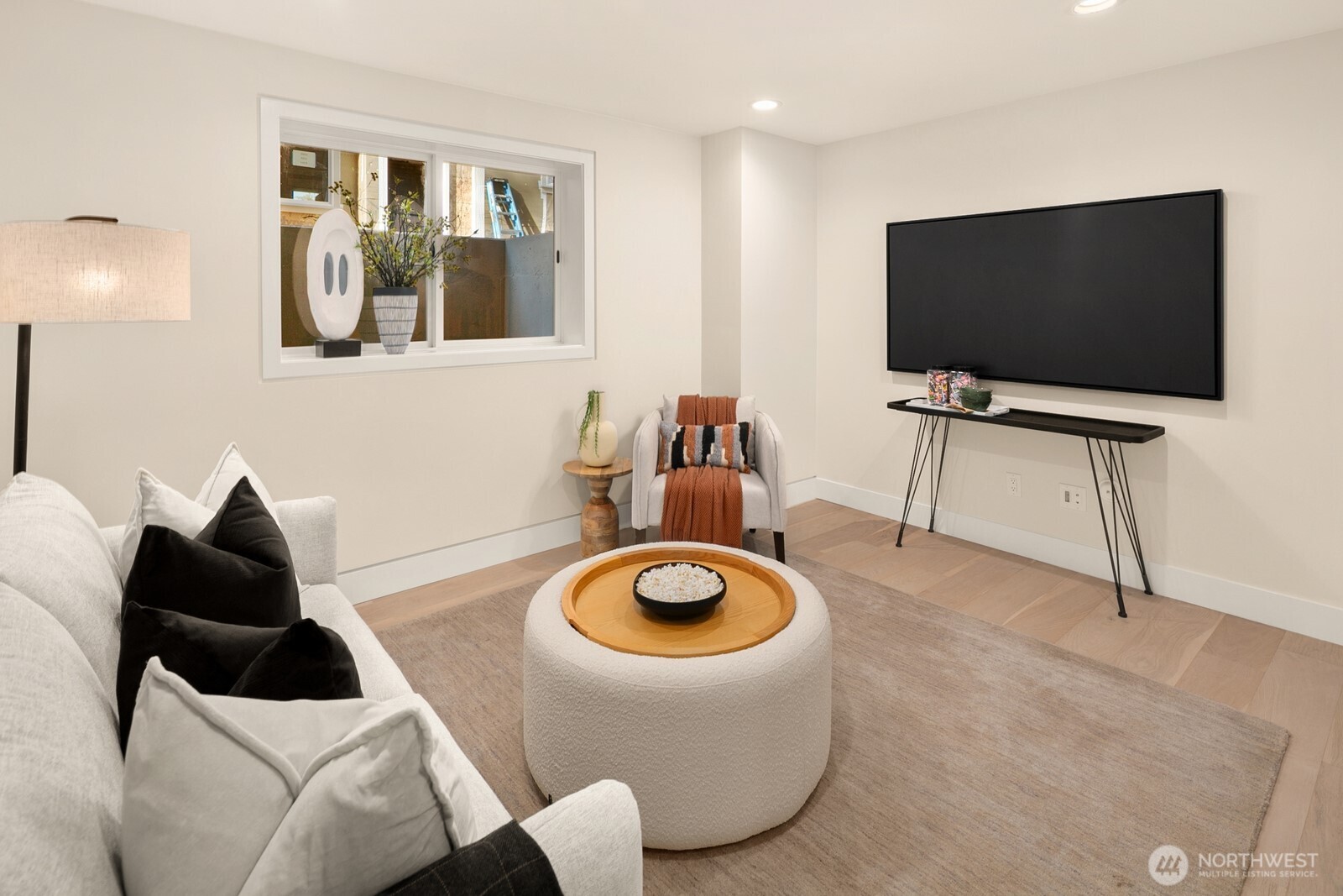 3949 West Barrett Lane Seattle, WA 98199 - Photo 20 of 33 Gallery Image 20