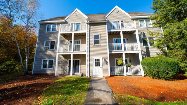 $2,050 | 2 Maple Ridge Drive, Unit 28, Merrimack, NH 03054
