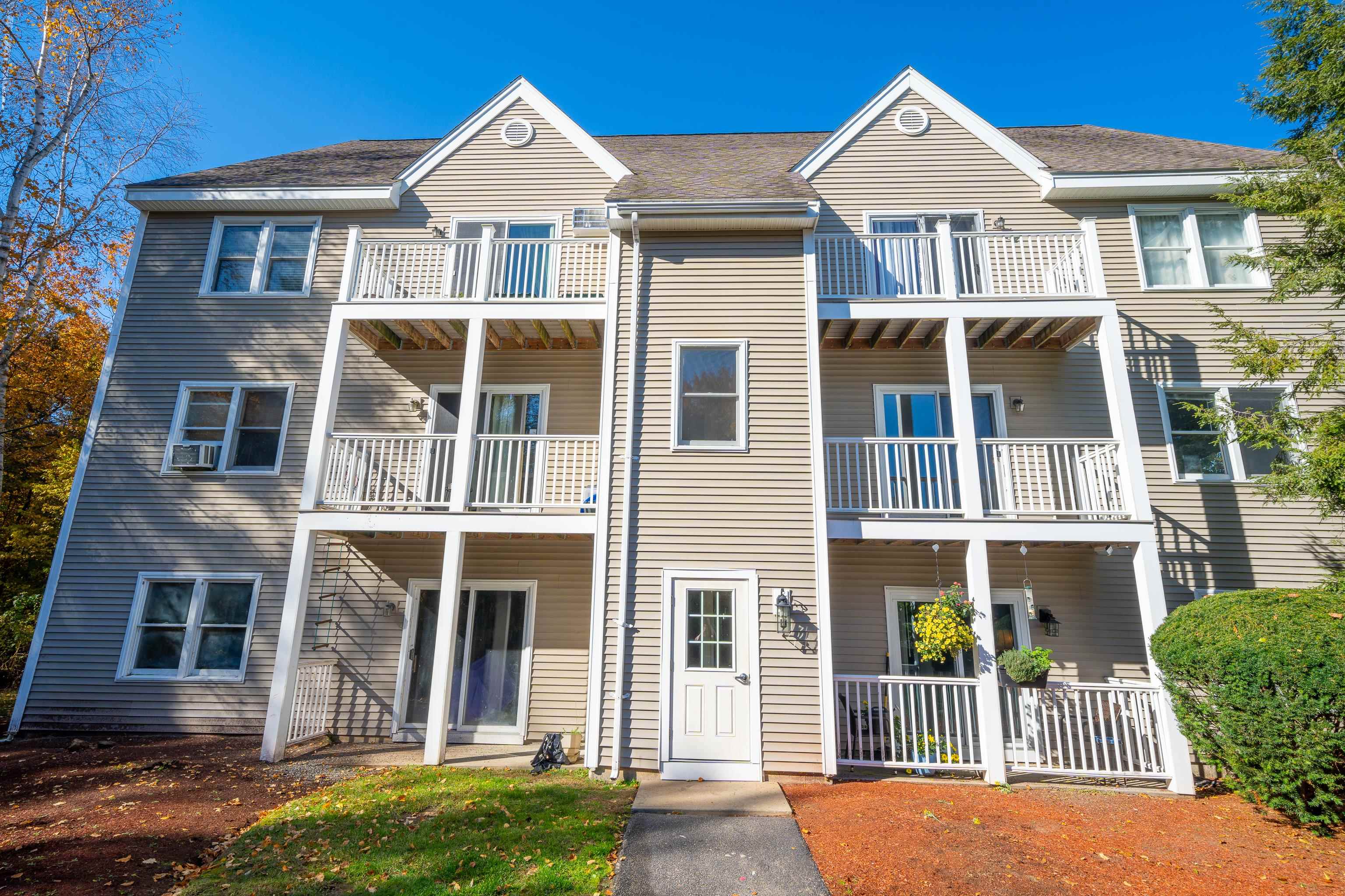 2 Maple Ridge Drive, Unit 28 Merrimack, NH 03054 - Photo 2 of 15