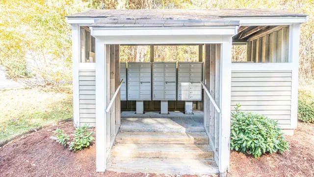 $2,050 | 2 Maple Ridge Drive, Unit 28, Merrimack, NH 03054