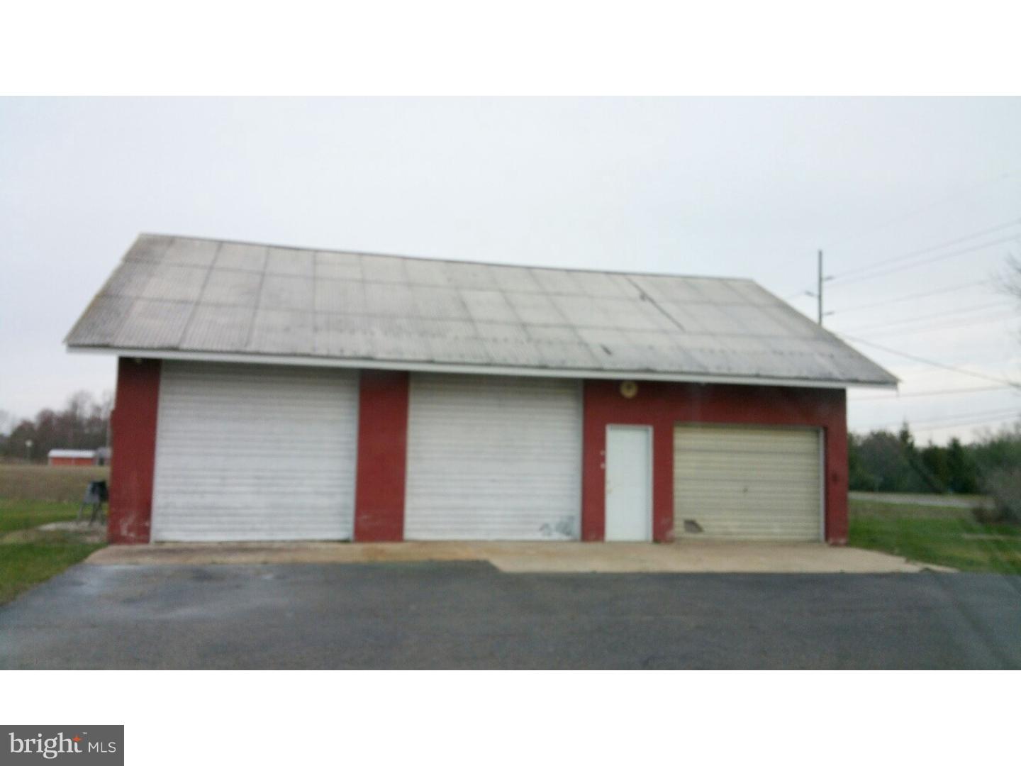 1198 Aura Road Monroeville, NJ 08343 - Photo 4 of 6 Garage