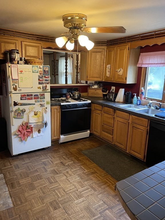 69 Burnham Road Lowell, MA 01852 - Photo 10 of 18 Gallery Image 10