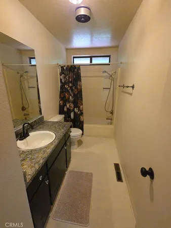 $2,100 | 4674 Hawaina Way, Kelseyville, CA 95451
