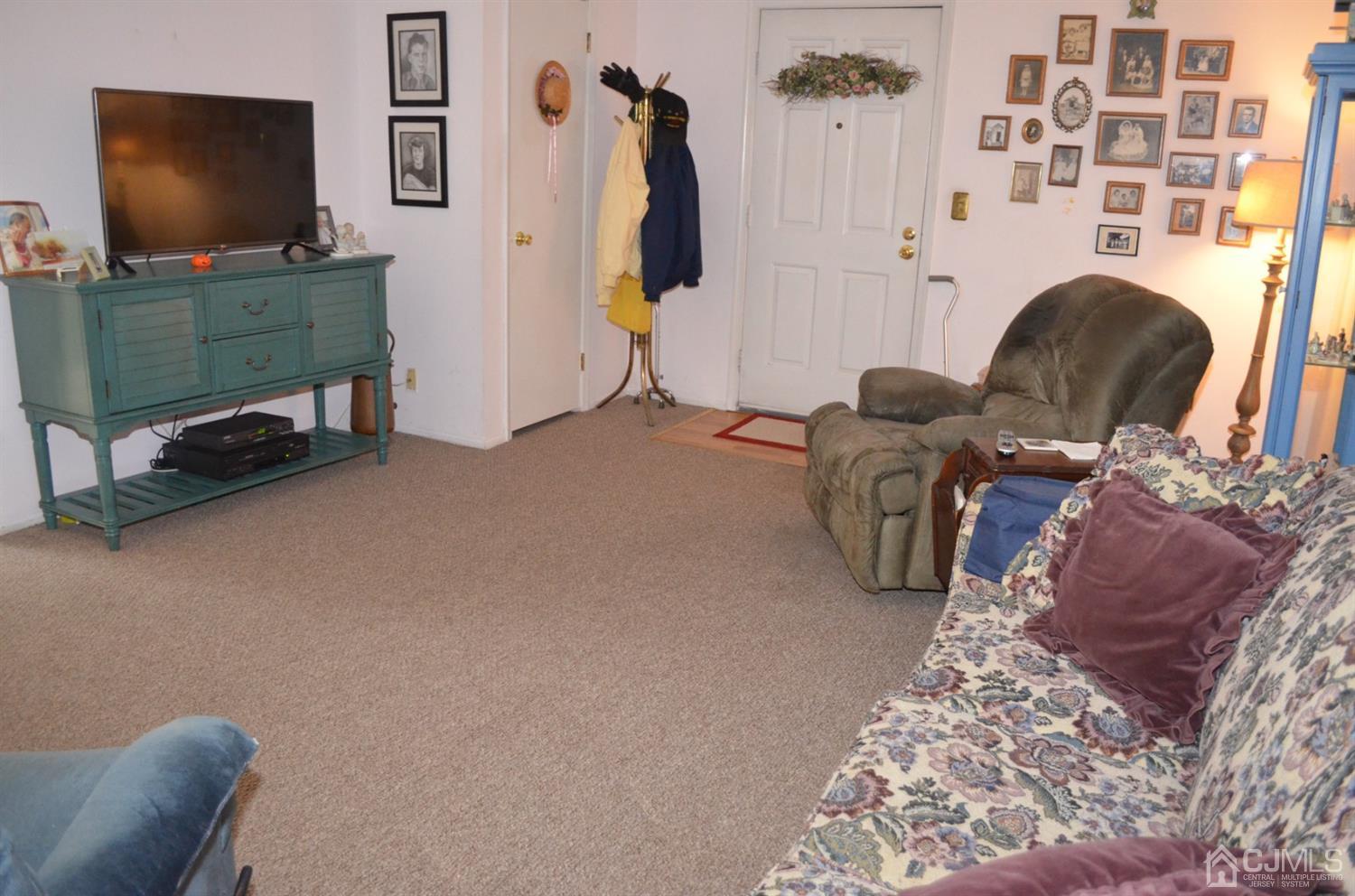 2 Foxhall Middlesex, NJ 08846 - Photo 8 of 19 Gallery Image 8