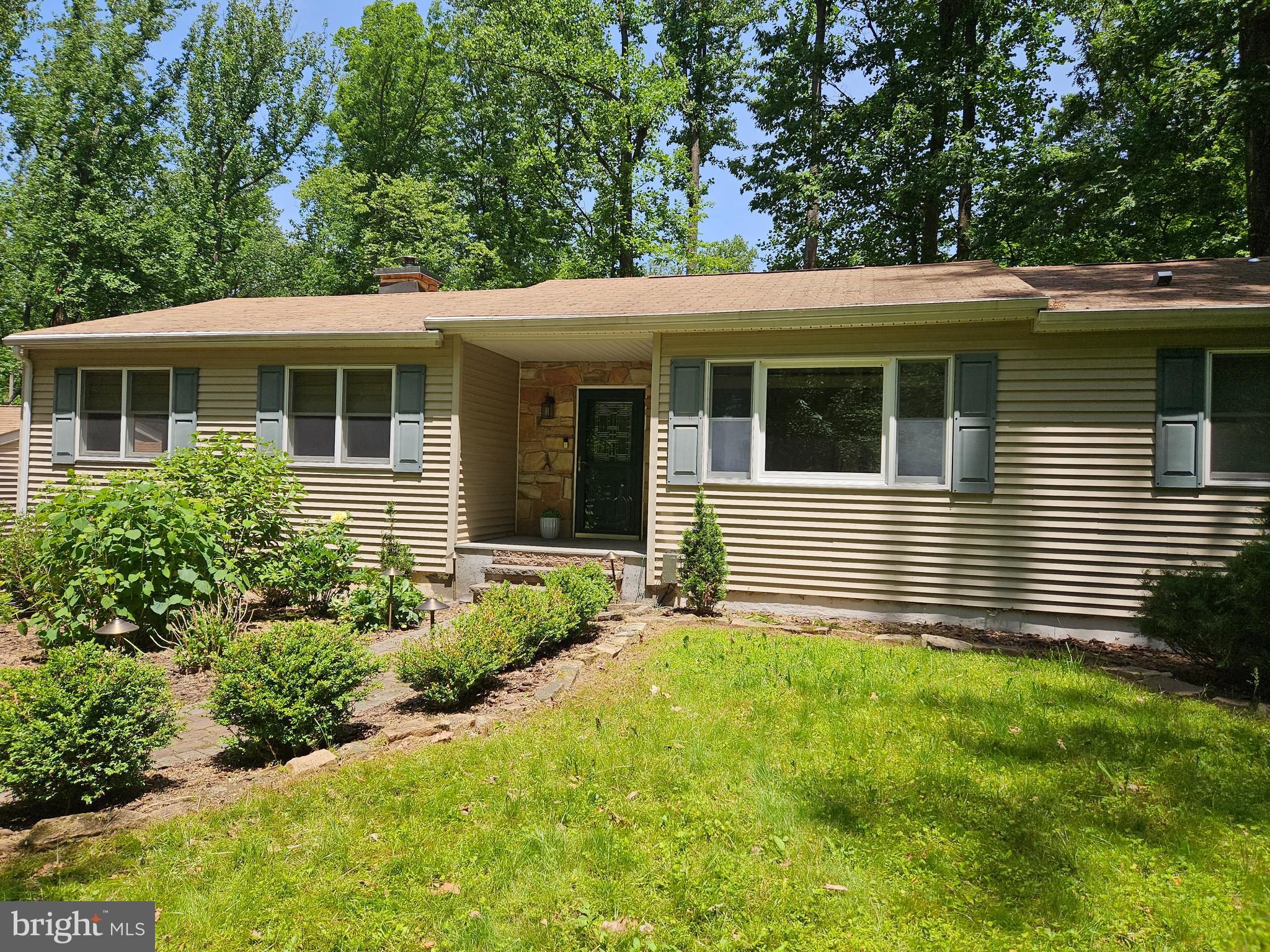 1244 Reed Lane Kintnersville, PA 18930 - Photo 2 of 30