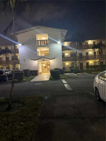 $110,000 | Ne 14-th Ave Northeast 14-th Avenue, Unit 109, North Miami Beach, FL 33162