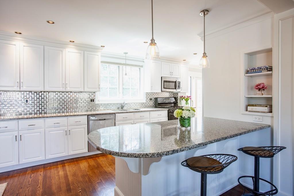 10 Vane Street Wellesley, MA 02482 - Photo 3 of 30