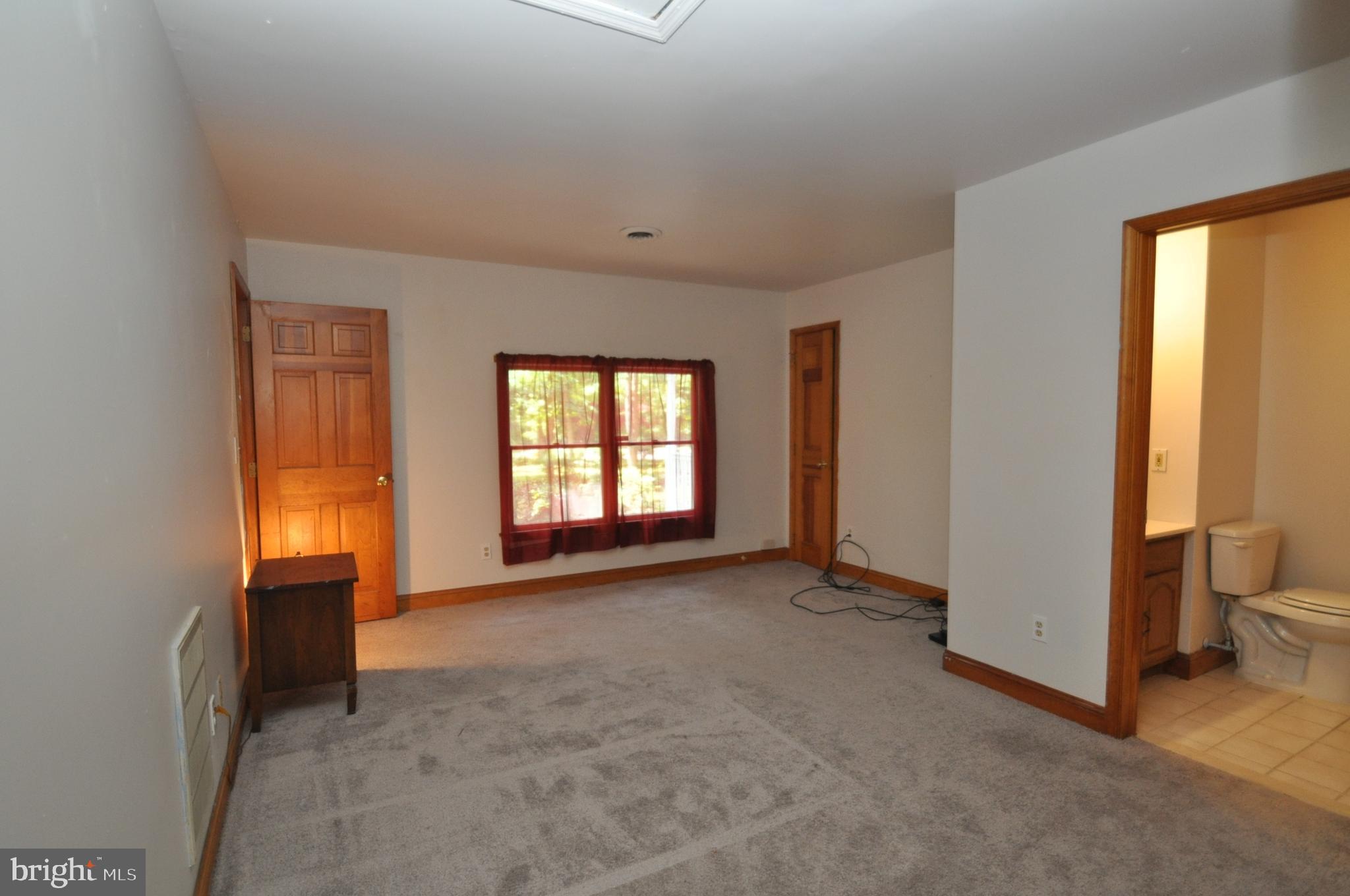 113 Irick Road Westampton, NJ 08060 - Photo 31 of 33 Main level Master bedroom suite