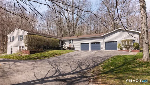$650,000 | 370 Quaker Farms Road, Southbury, CT 06488