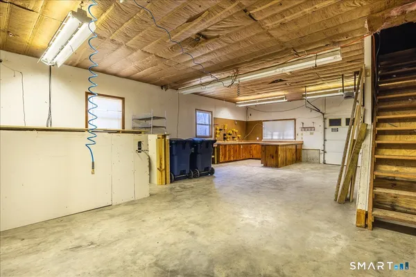 $650,000 | 370 Quaker Farms Road, Southbury, CT 06488