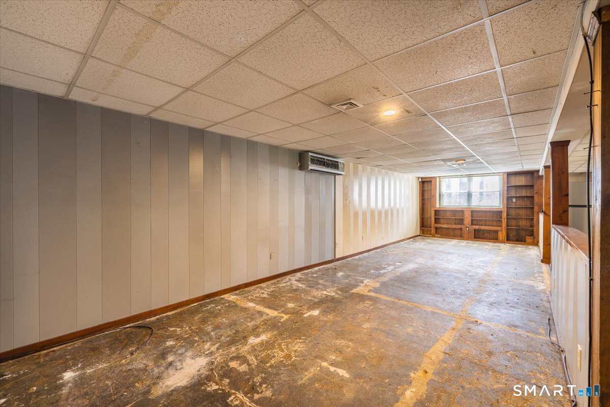 370 Quaker Farms Road Southbury, CT 06488 - Photo 26 of 35 a view of an empty room