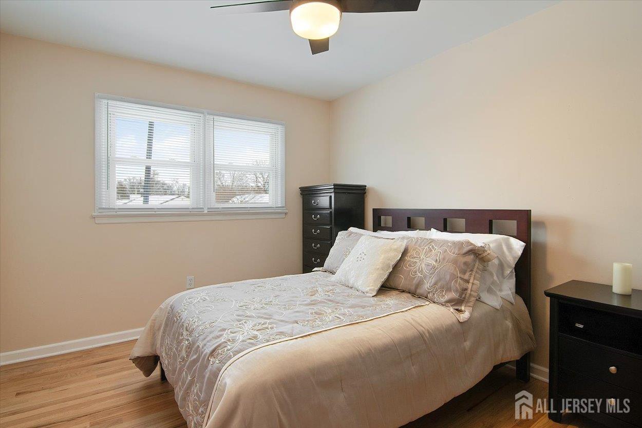 10 Elizabeth Court Edison, NJ 08817 - Photo 15 of 38