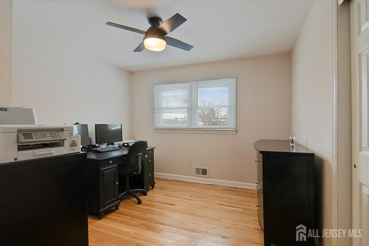 10 Elizabeth Court Edison, NJ 08817 - Photo 18 of 38