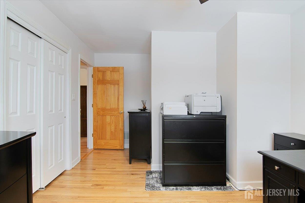 10 Elizabeth Court Edison, NJ 08817 - Photo 19 of 38