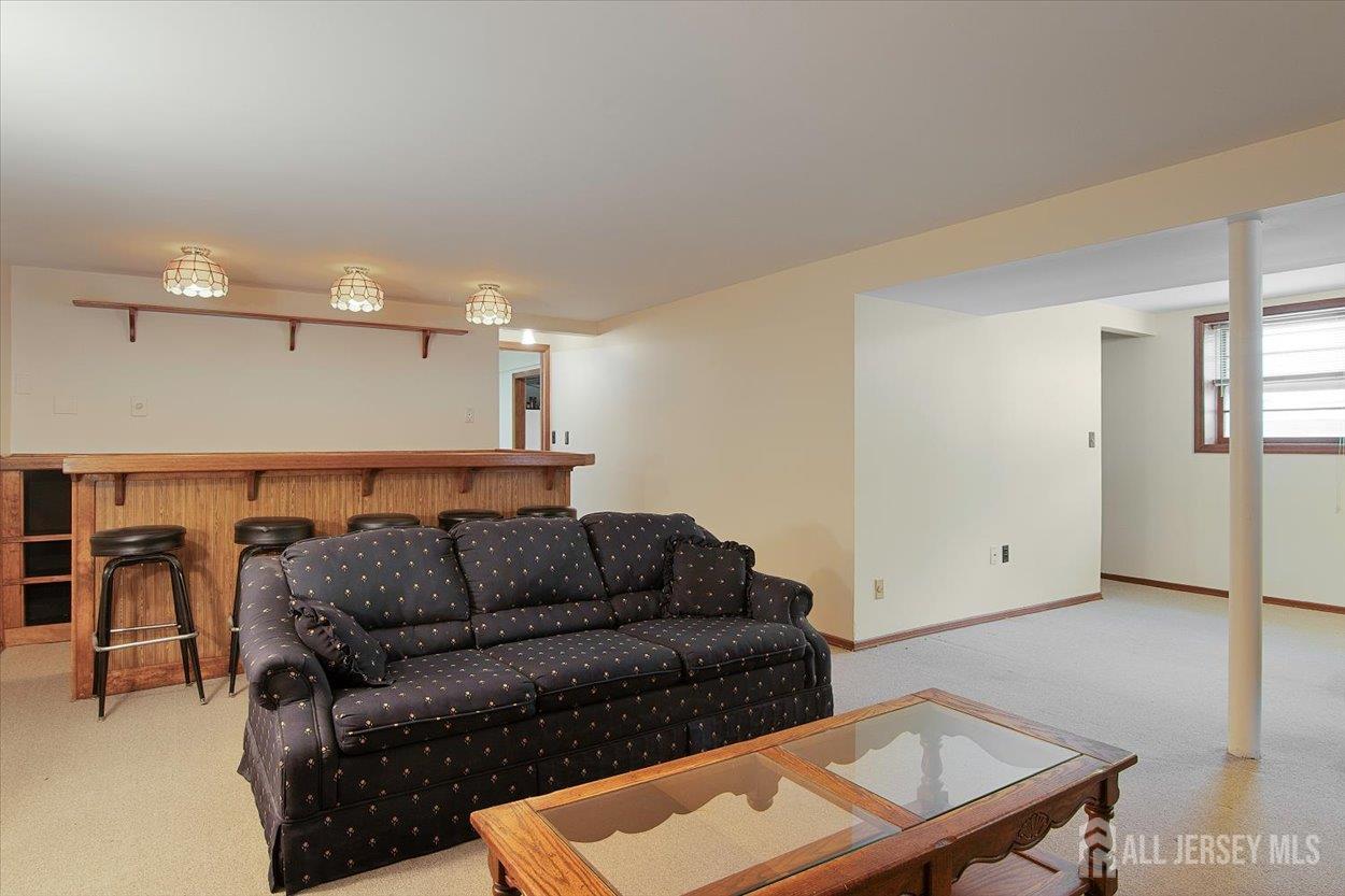 10 Elizabeth Court Edison, NJ 08817 - Photo 21 of 38