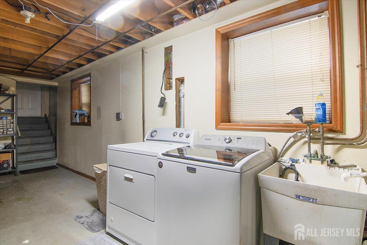 10 Elizabeth Court Edison, NJ 08817 - Photo 27 of 38