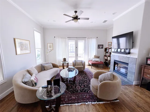 $4,200 | 939 Queen Annes Road, Houston, TX 77024