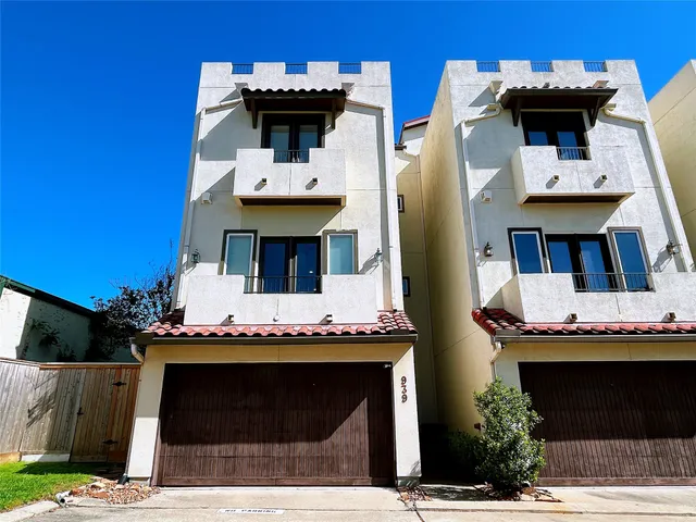 $4,200 | 939 Queen Annes Road, Houston, TX 77024