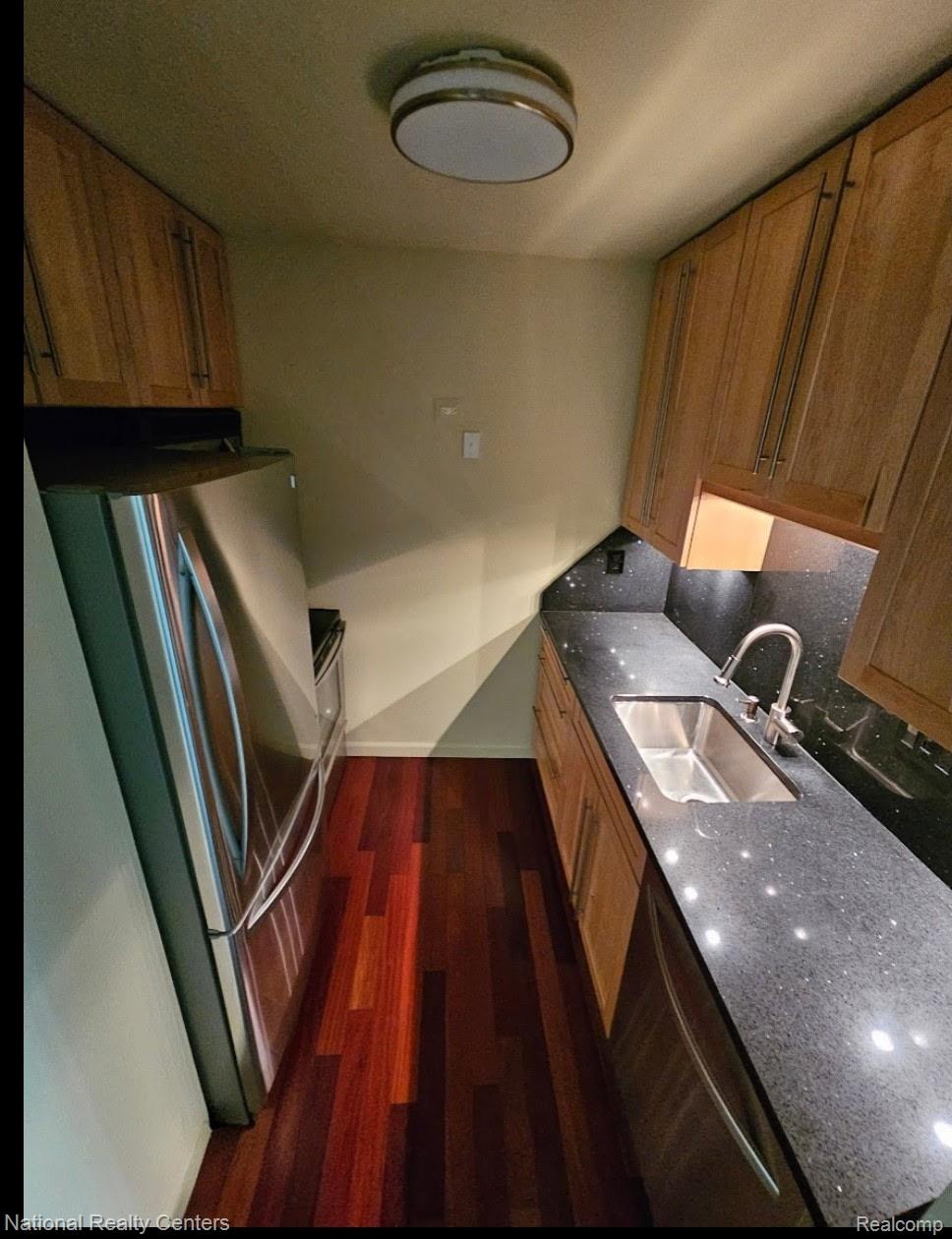 4913 Crooks Road, Unit G4 Royal Oak, MI 48073 - Photo 12 of 19 11_Kitchen.JPEG