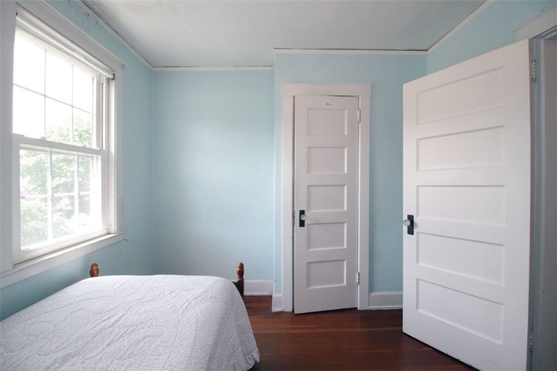 53 Old Fort Road Newport, RI 02840 - Photo 15 of 40 Newer Vinyl Insert Replacement Windows