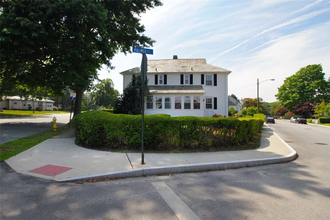 53 Old Fort Road Newport, RI 02840 - Photo 2 of 40 Gorgeous Corner Lot