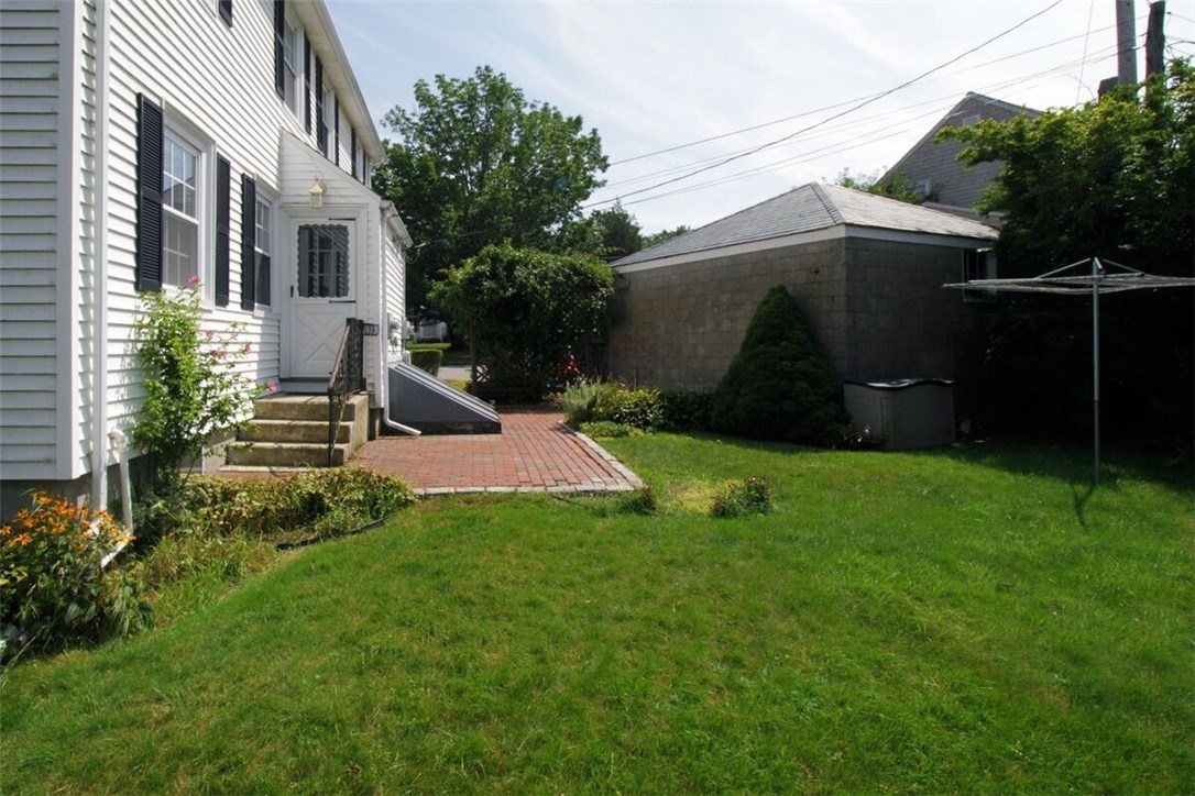 53 Old Fort Road Newport, RI 02840 - Photo 22 of 40 8 Palmer Back Door