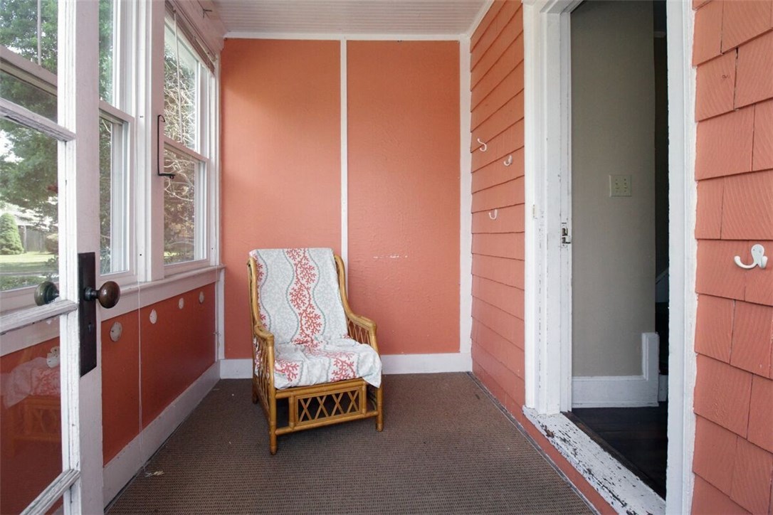 53 Old Fort Road Newport, RI 02840 - Photo 25 of 40 Three Season Sun Porch