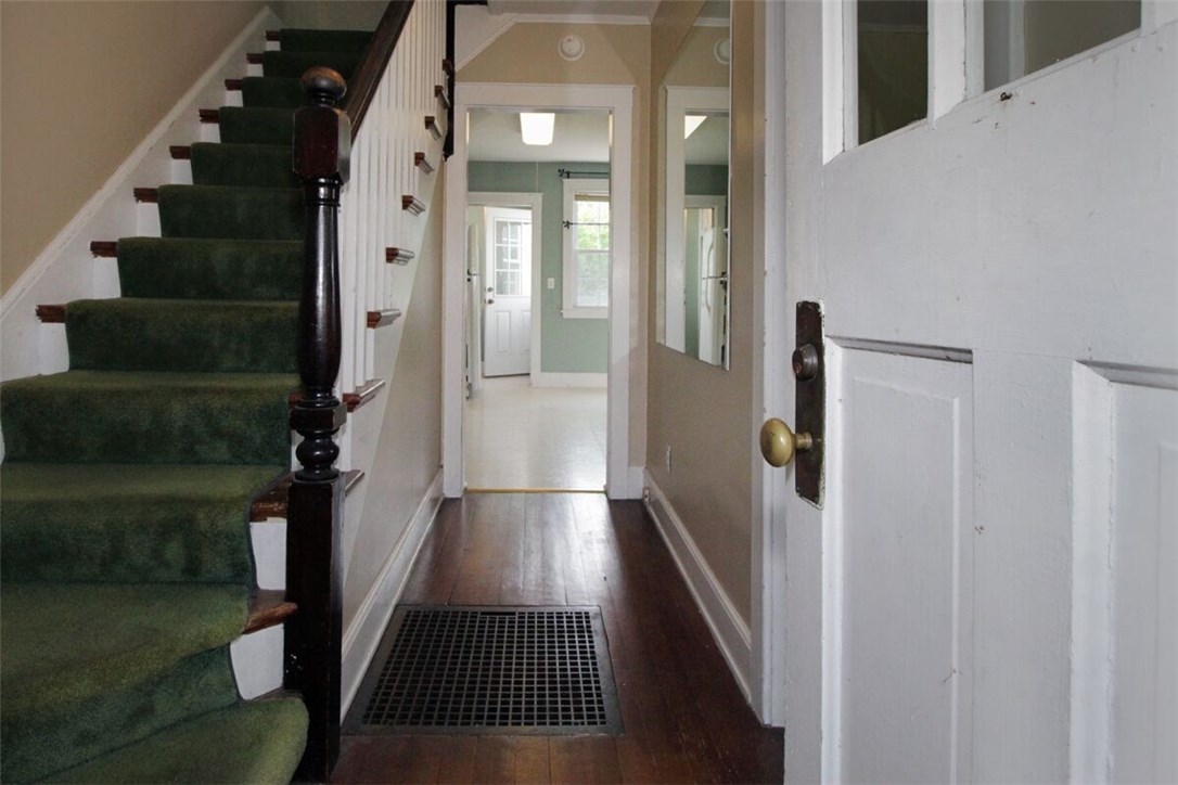 53 Old Fort Road Newport, RI 02840 - Photo 26 of 40 Entryway