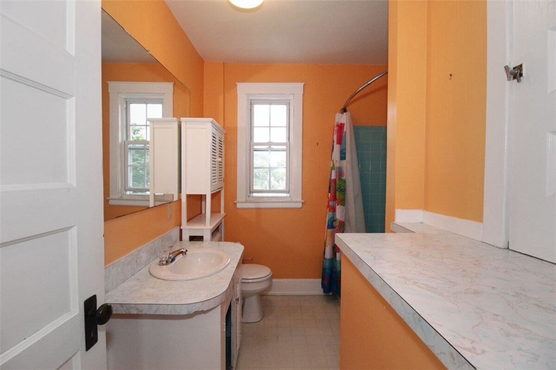 53 Old Fort Road Newport, RI 02840 - Photo 34 of 40 Bathroom